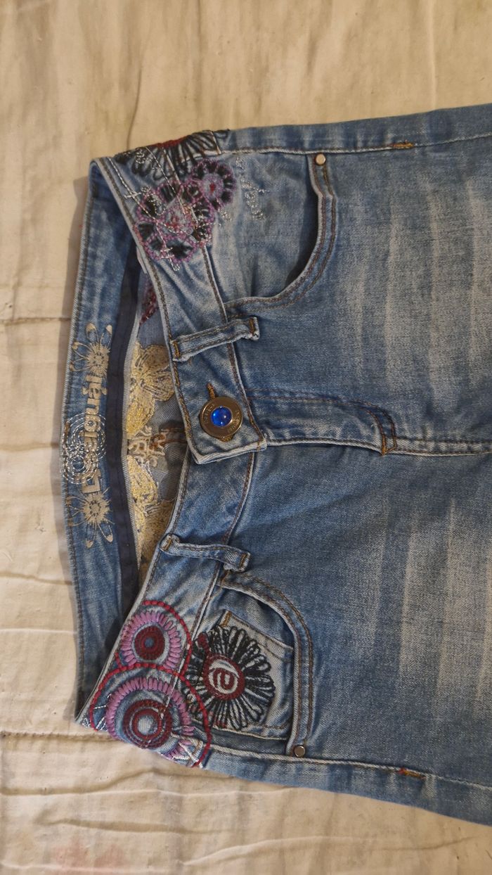 Jeans Desigual taille 34 - photo numéro 2