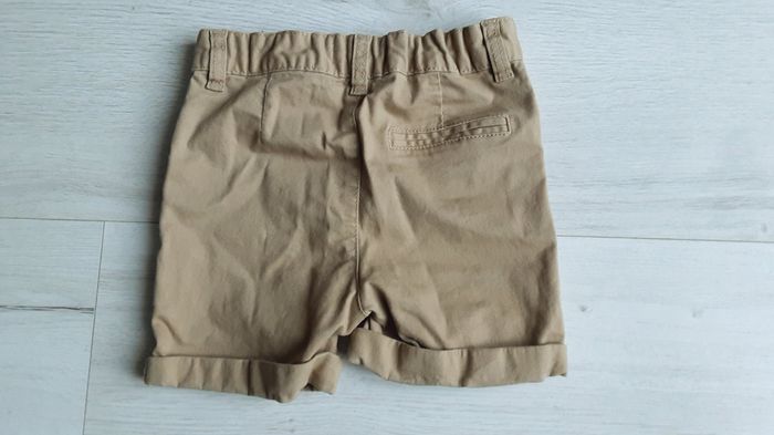 Vêtement garçon short marron Primark 4 ans - photo numéro 3