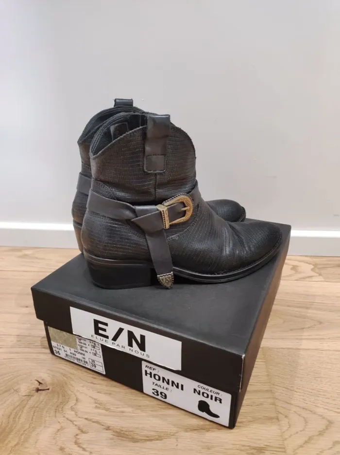Boots/ bottines noires en cuir - 39 - très bon état - photo numéro 8