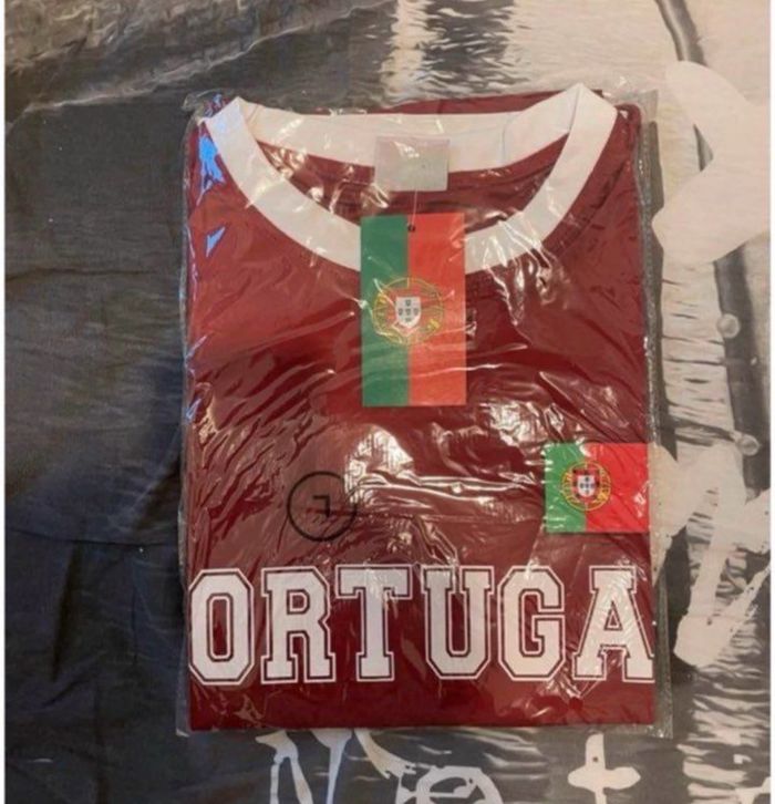 T-shirt supporteur Portugal 🇵🇹 taille L - photo numéro 3