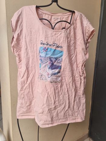T-shirt rose pâle avec dessin