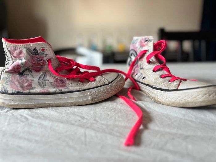 Converse rose