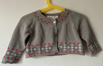 gilet en maille 3 boutons bébé 6 mois