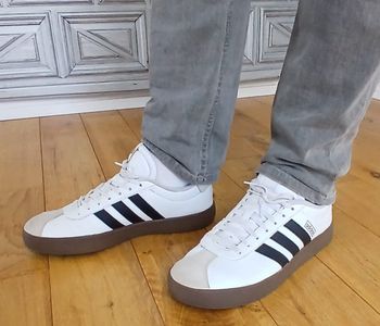 baskets ADIDAS blanches 