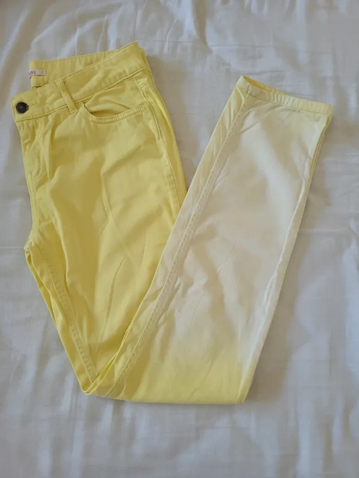 Pantalon Camaïeu jaune et blanc
