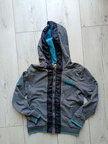 Gilet capuche 
