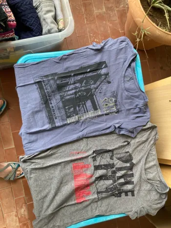 2. T-shirts taille 36.