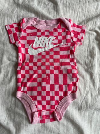 Body Nike 0-6 mois