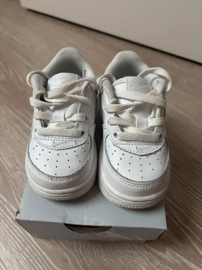 Nike force 1 bébé taille 21