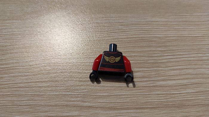 Robe torse Ninjago avec lion d'or ailes 6134226 pièce détachée personnage Lego #C21 - photo numéro 2