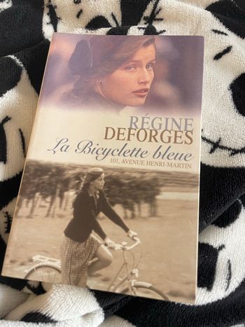 Livre La bicyclette bleue 101 avenue Henri Martin