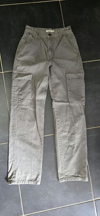 Jean stradivarius taille 34 gris