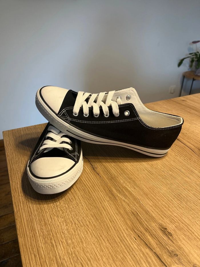 Chaussure, basket, basket en toile, chaussure en toile. Homme taille 42