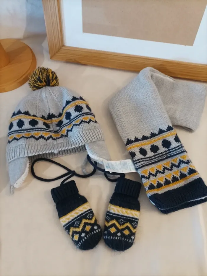 Ensemble bonnet, écharpe et moufles Obaïbi garçon 12/18 mois