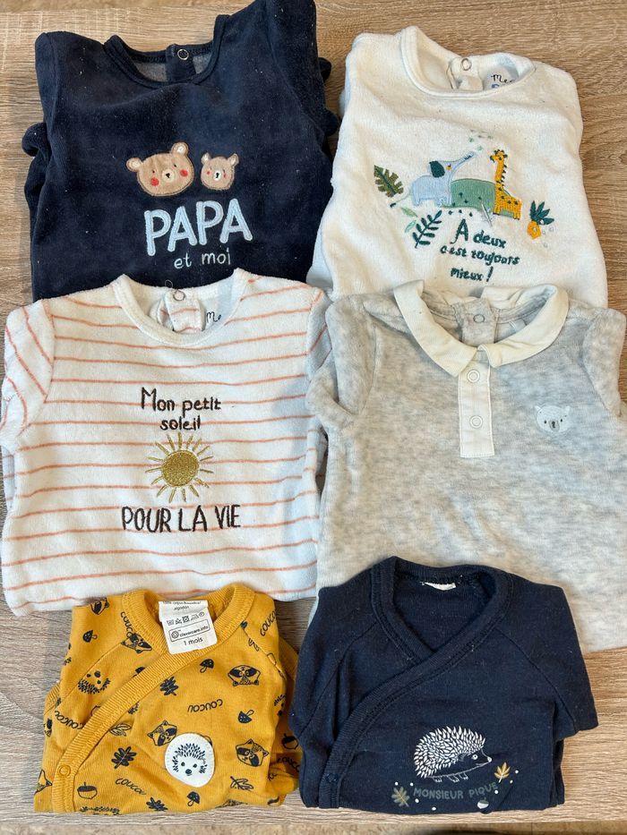 Lot 4 Pyjama, 2 bodies