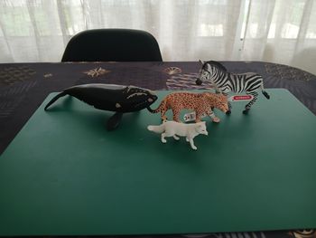 Lot 4 figurines schleich neuves 