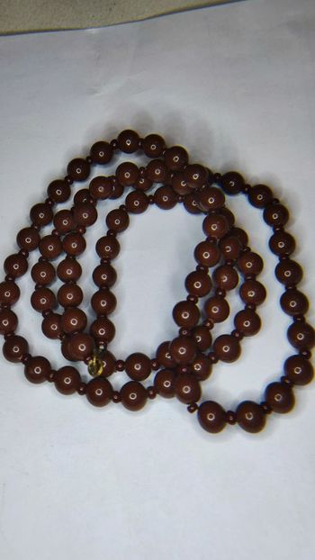 Collier de perles marron