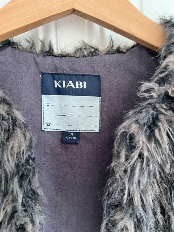 Gilet fausse fourrure kiabi 3 ans - photo numéro 2