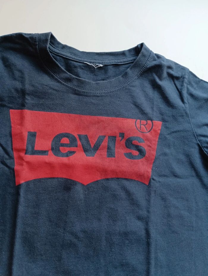 T-shirt taille 8 ans en bon état - photo numéro 2