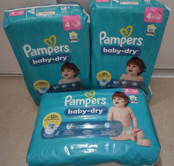 Couches Pampers taille 4