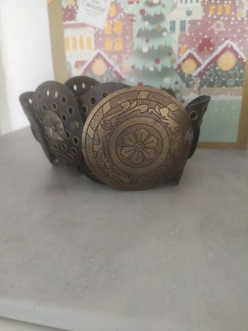 Vintage ceinture cuir et œillets années 70