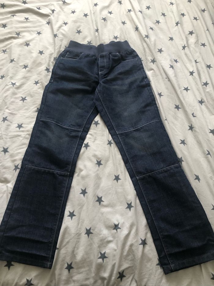 Jean neuf taille 12ans confortable bonne qualité