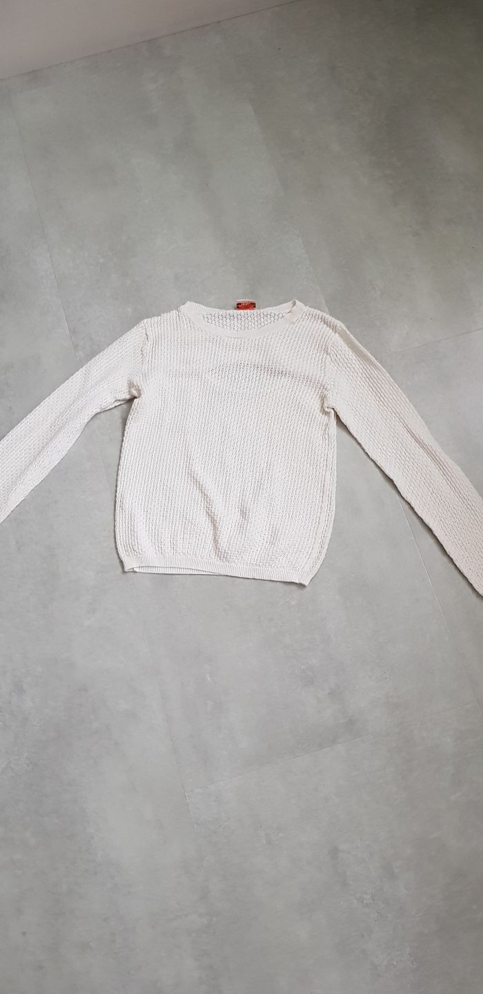 Pull tape à l'œil 8 ans