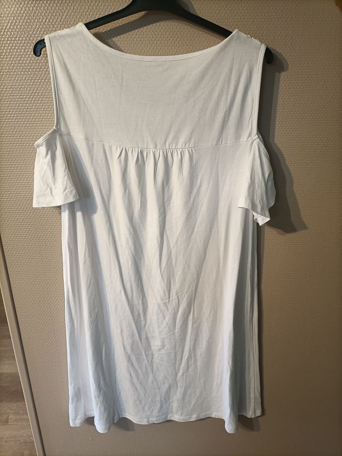 Robe blanche mi longue - photo numéro 3