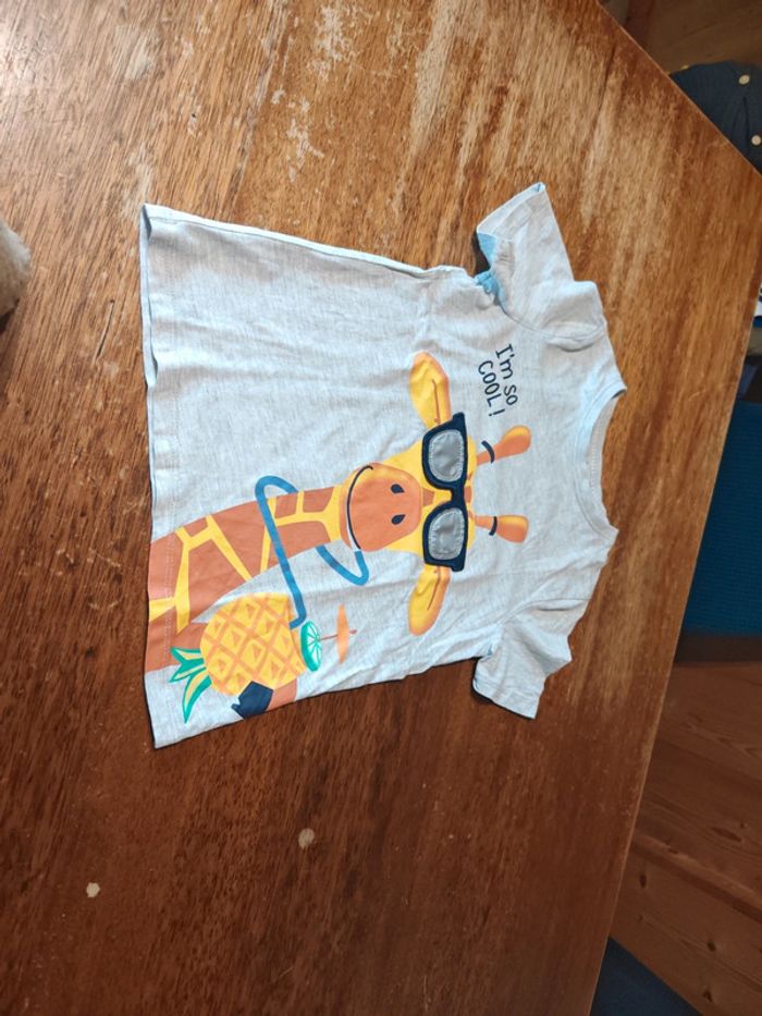 T-shirt manches courtes girafe taille 7 ans