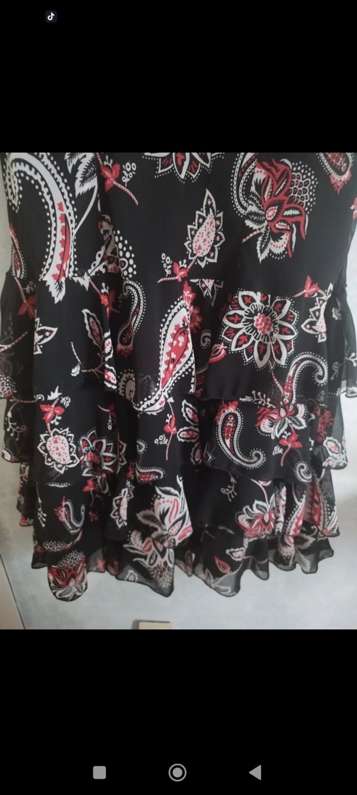 Robe noire à volants T.46 - photo numéro 4