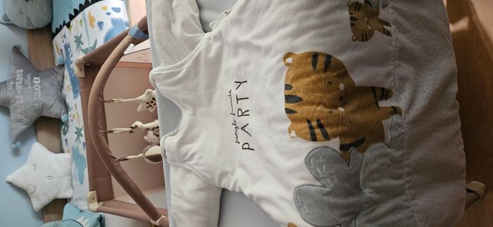 Lit parapluie Sophie la Girafe avec matelas neuf draps et gigoteuses - photo numéro 5