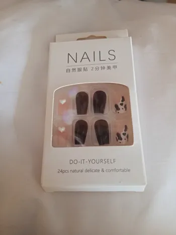 Ensemble manucure faux ongles neuf