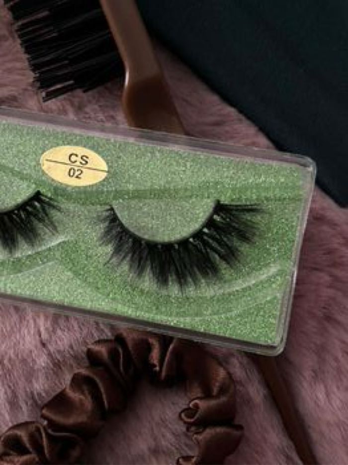 Lot d’accessoires de maquillage - photo numéro 3