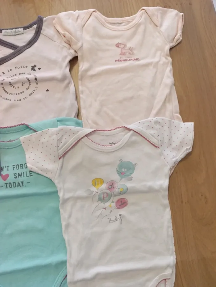 Lot 6 body 9mois - photo numéro 3