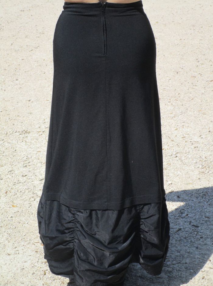 Jupe longue noire, taille 1 - photo numéro 2