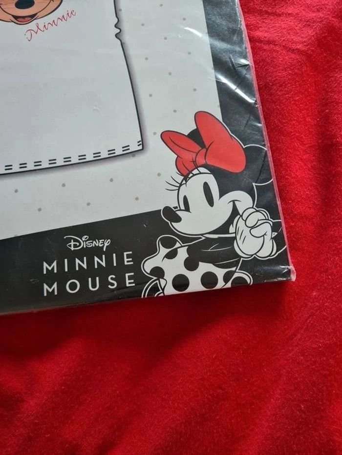 T-shirt neuf manches courtes minnie taille M - photo numéro 3