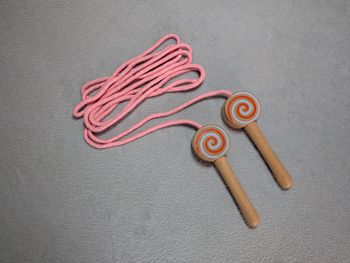 Corde à sauter en bois - 230 cm