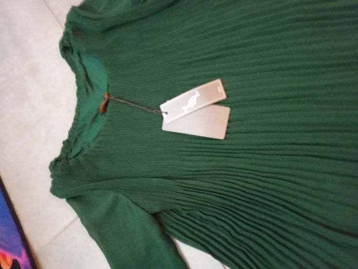 Robe plissée vert. Neuve étiquette achat - photo numéro 4