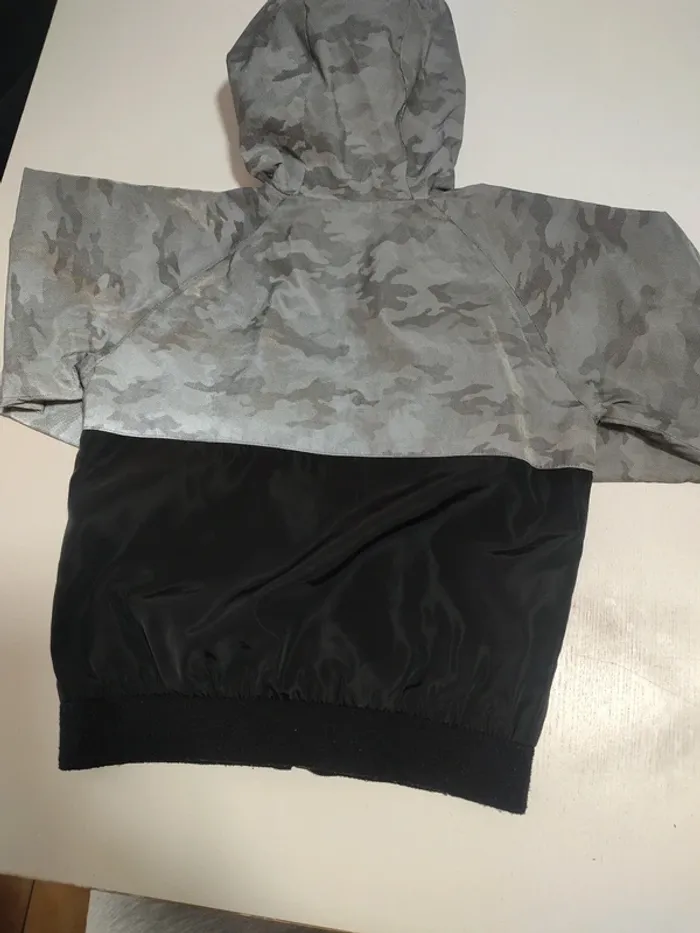 Kway Primark taille 4-5 ans - photo numéro 2