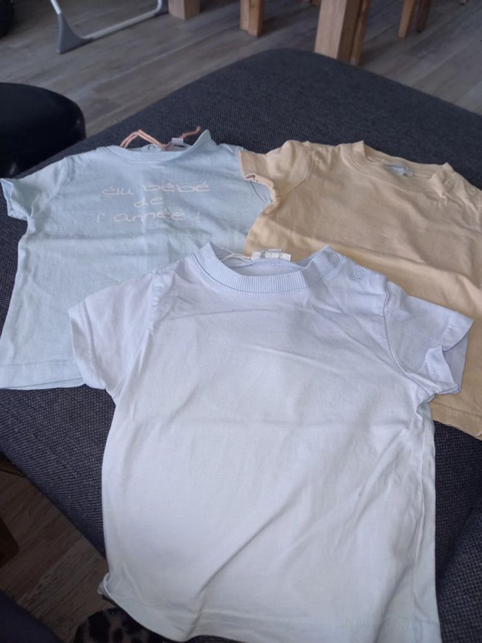 Lot de 3 tee-shirt manches courtes.