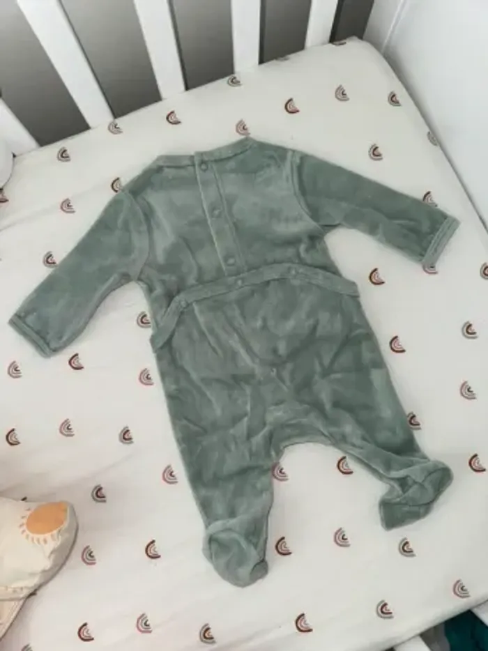 Pyjama vert - photo numéro 2