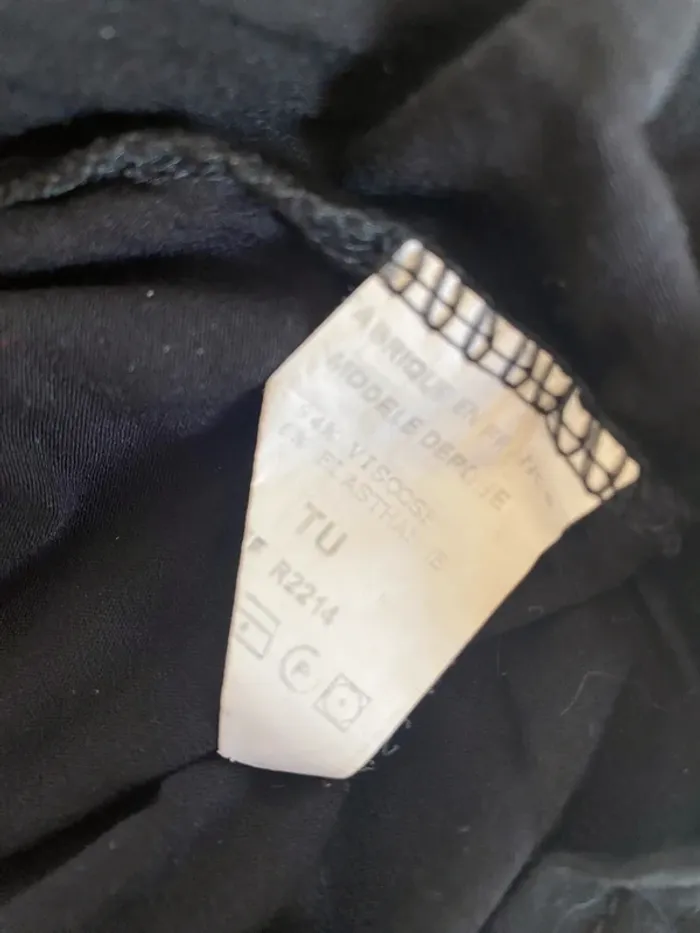 Tee shirt noir a strass - photo numéro 6