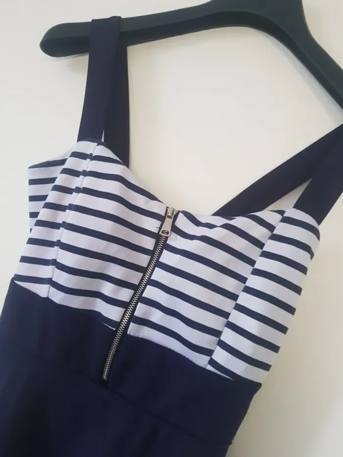 Robe Marine Taille M - photo numéro 2