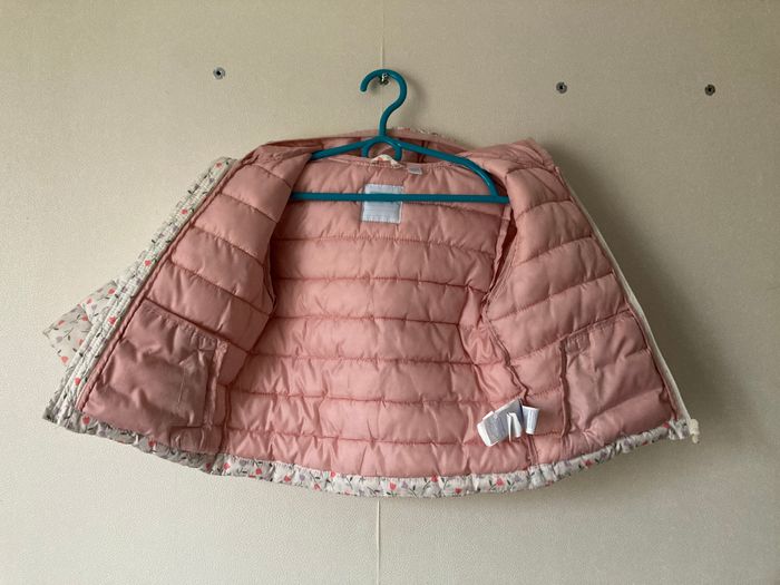 doudoune légère à capuche imprimé fleuri taille 23 mois - photo numéro 5