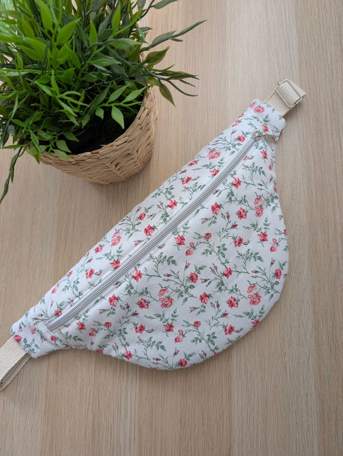 Sac banane femme blanc roses rouges - photo numéro 2