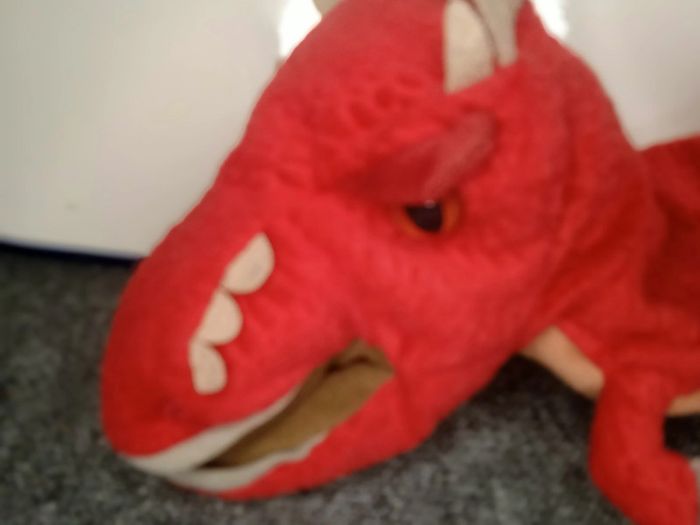 marionnette a main '' jurassic world ''  rouge - photo numéro 3