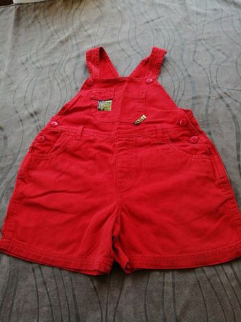 Salopette courte rouge 2 ans
