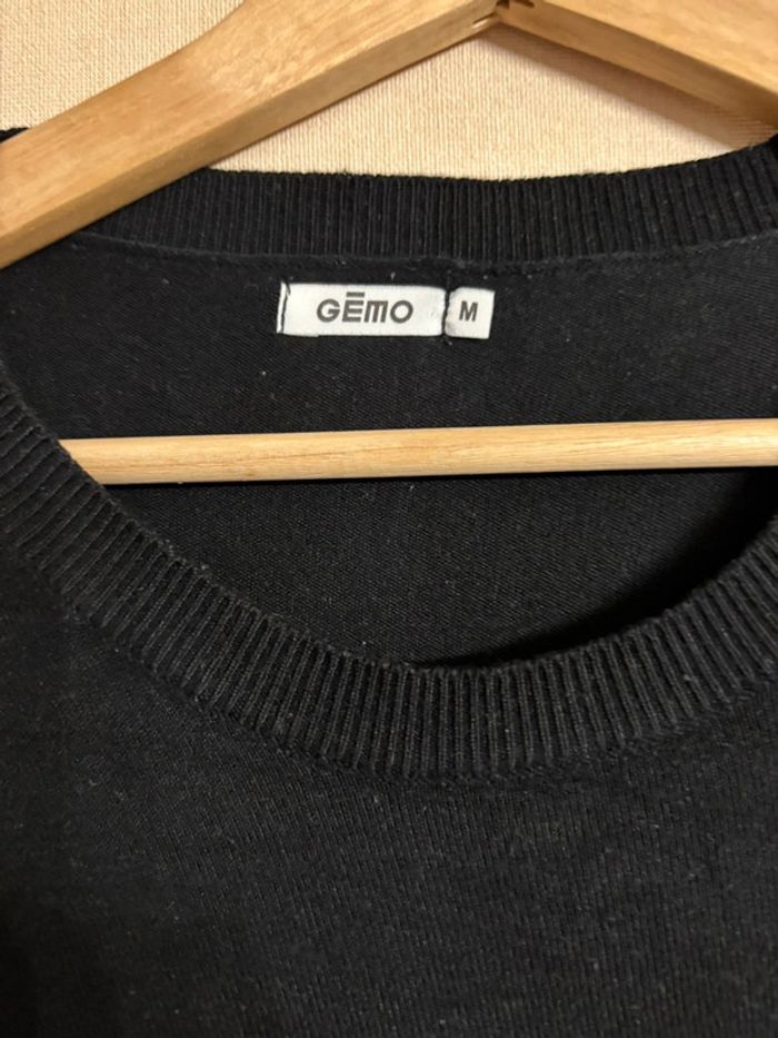 Pull noir gemo taille M bouton doré - photo numéro 2