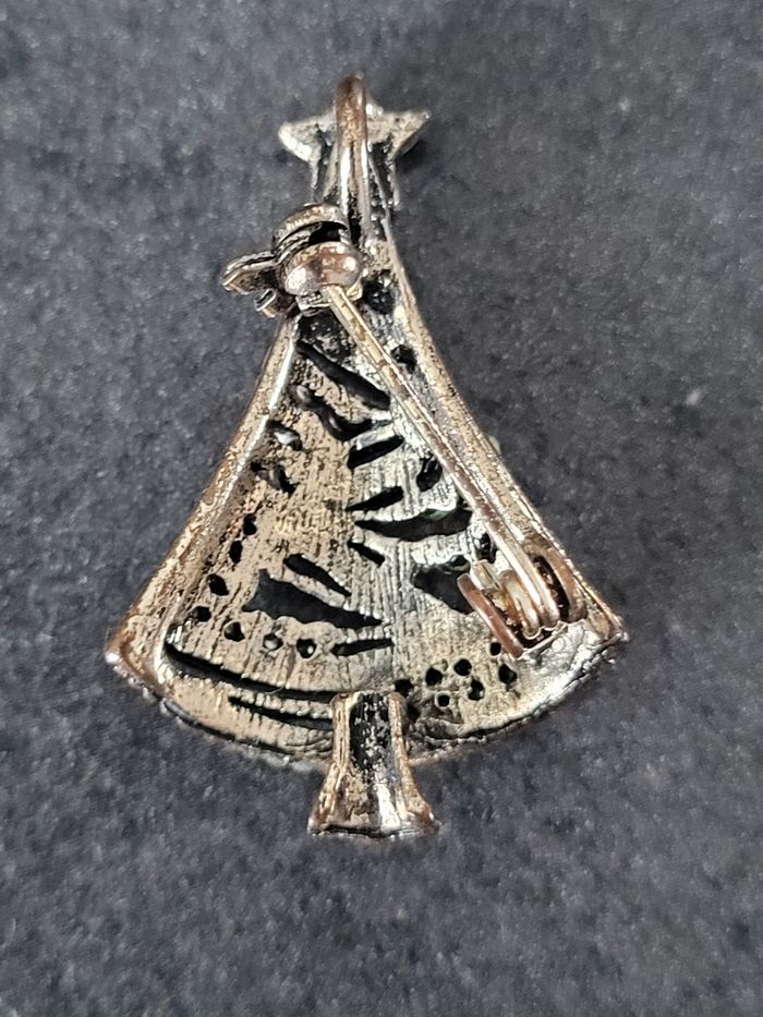 Broche - photo numéro 2