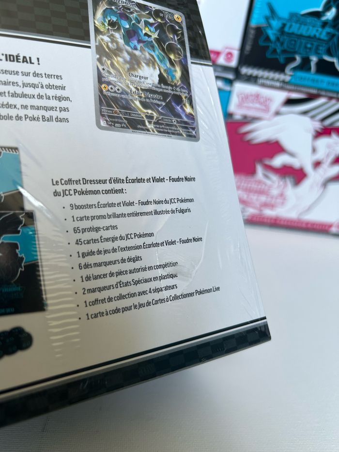 Coffret dresseur ev10.5 flammes blanches foudre noir Pokémon - photo numéro 2